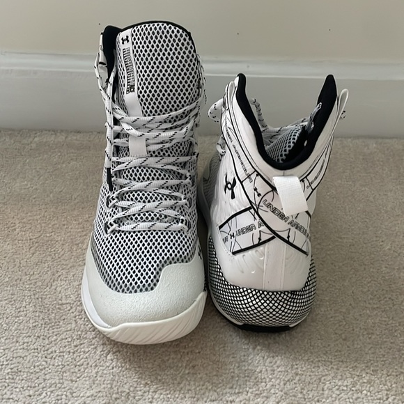Under Armour volleyball shoes - Picture 2 of 4